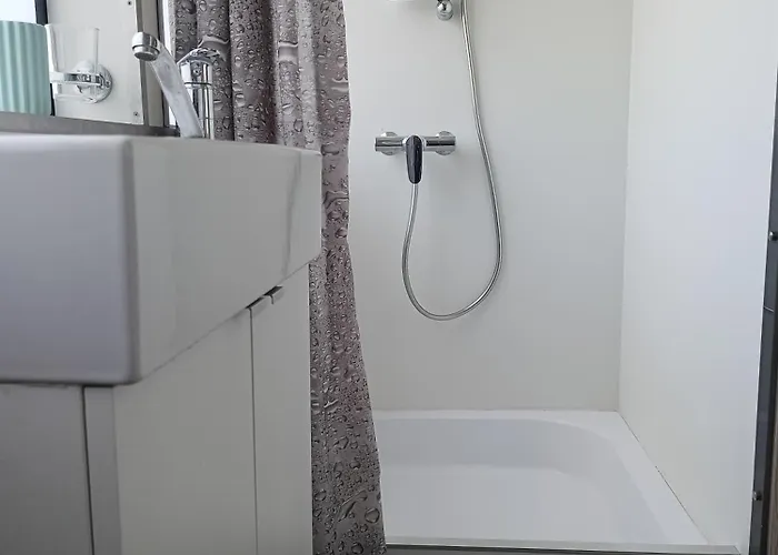 Moonlight Houseboat * Свиноуйсьце