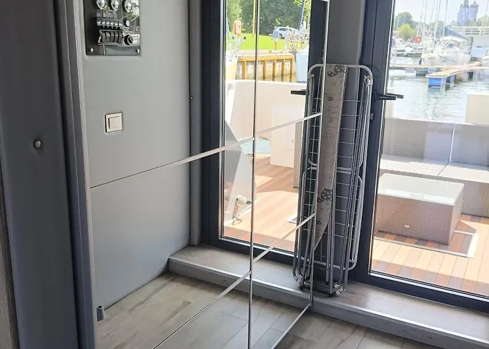 Moonlight Houseboat Ботель *