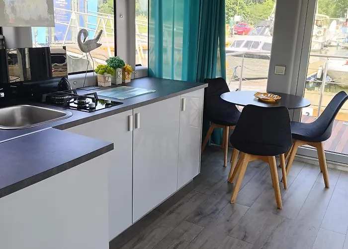 Ботель Moonlight Houseboat Свиноуйсьце