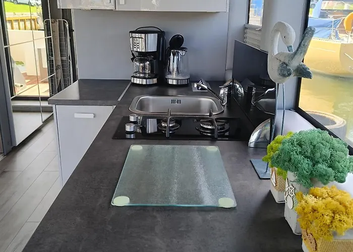 Moonlight Houseboat *